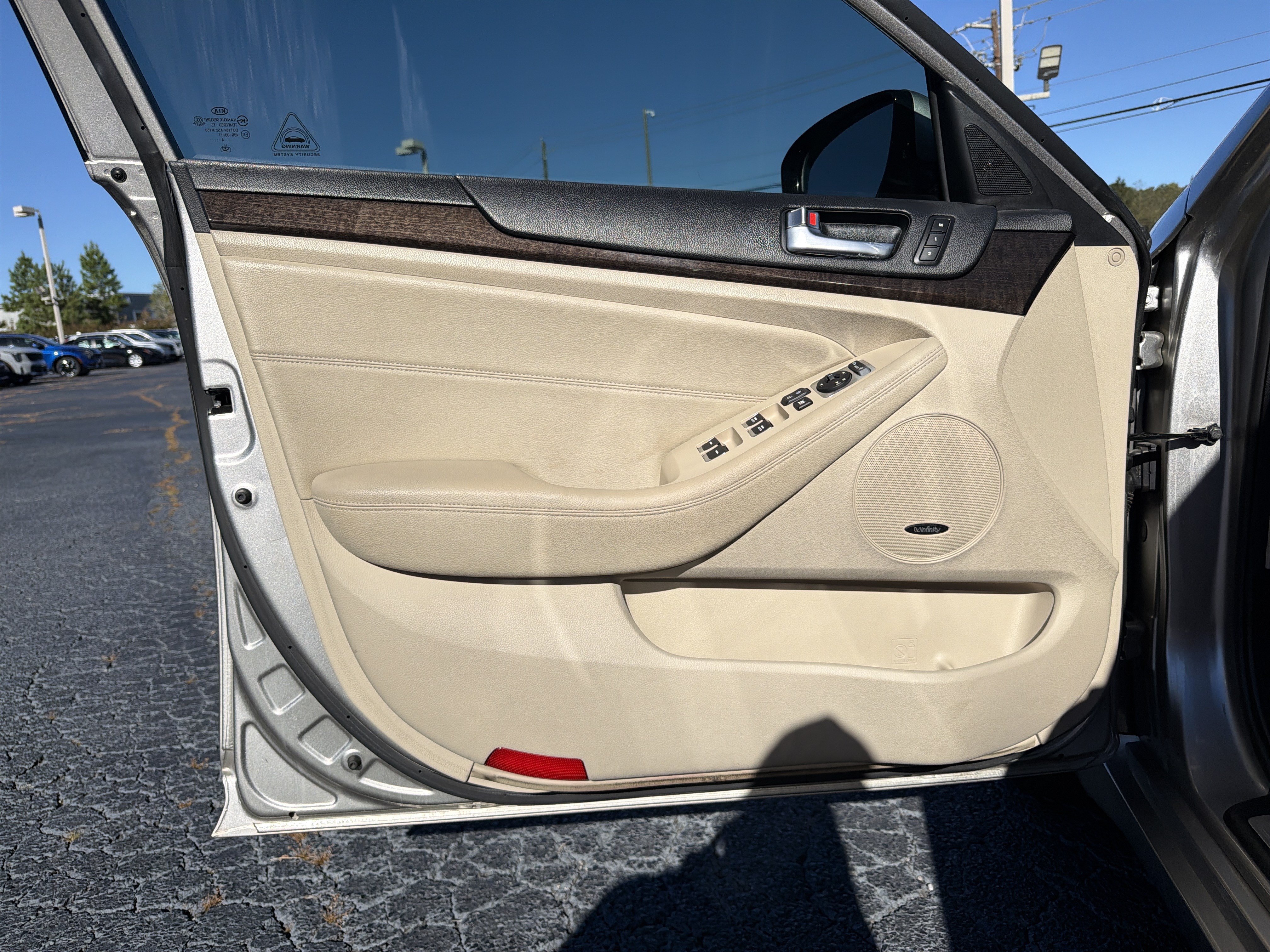Used 2015 Kia Cadenza Premium w/ Luxury Package FWD image 11