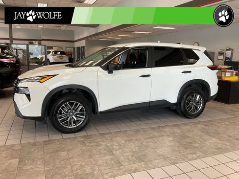Used 2024 Nissan Rogue S AWD/4WD image 3