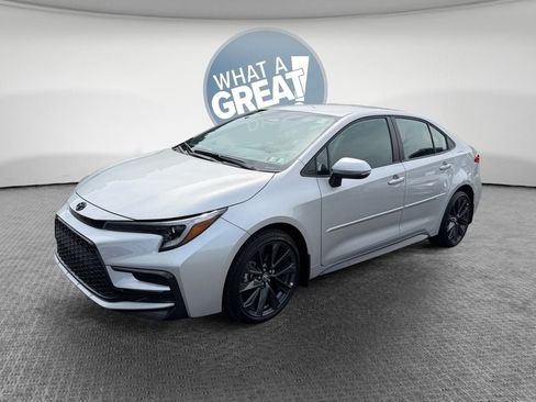 Used 2026 Toyota Corolla SE FWD image 8