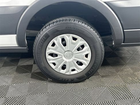 Used 2023 Ford Transit 350 XLT image 34
