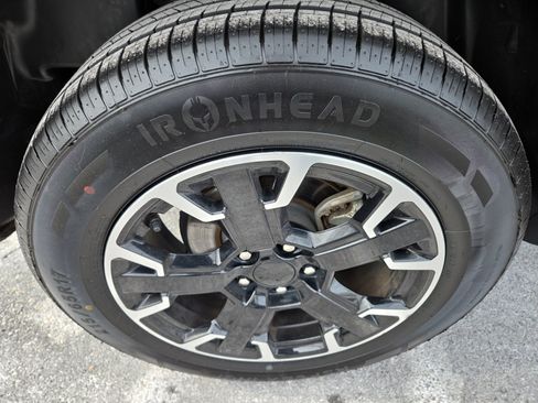 Certified 2023 Jeep Renegade Trailhawk AWD/4WD image 11