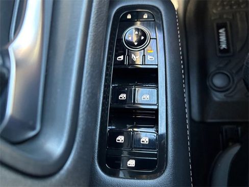 Used 2023 Nissan Ariya FWD image 18