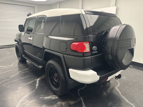 Used 2011 Toyota FJ Cruiser 4WD image 4