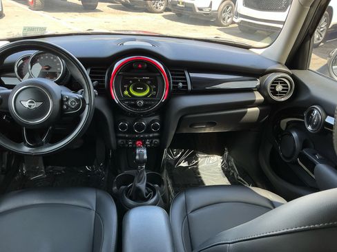Used 2017 MINI Cooper 4-Door Hardtop FWD image 16