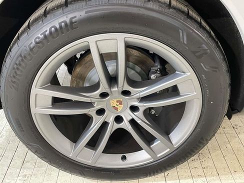 New 2026 Porsche Cayenne Coupe AWD/4WD image 13