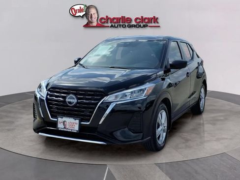 Used 2025 Nissan Kicks Play S FWD image 1