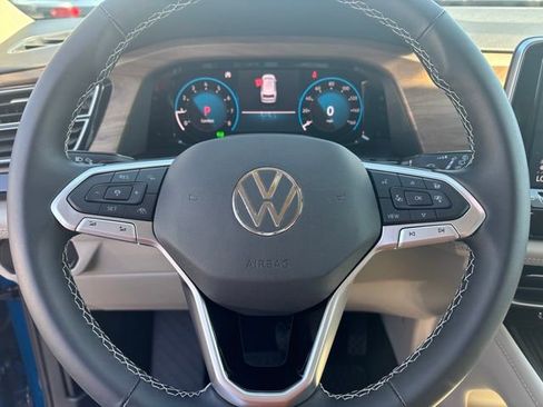 Certified 2025 Volkswagen Atlas SE image 11