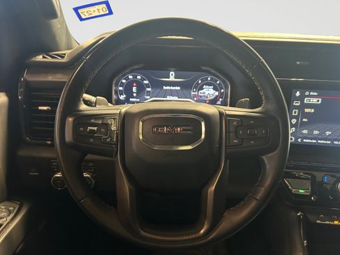 Used 2024 GMC Sierra 1500 AT4 w/ Technology Package AWD/4WD image 18