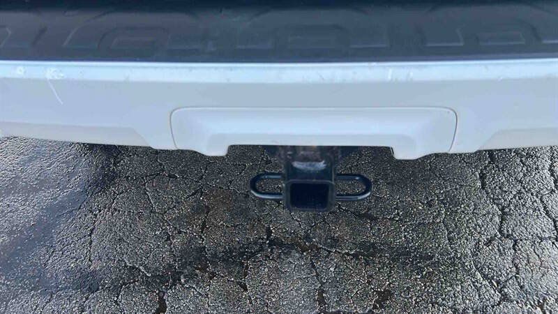 Used 2018 Toyota 4Runner SR5 AWD/4WD image 13