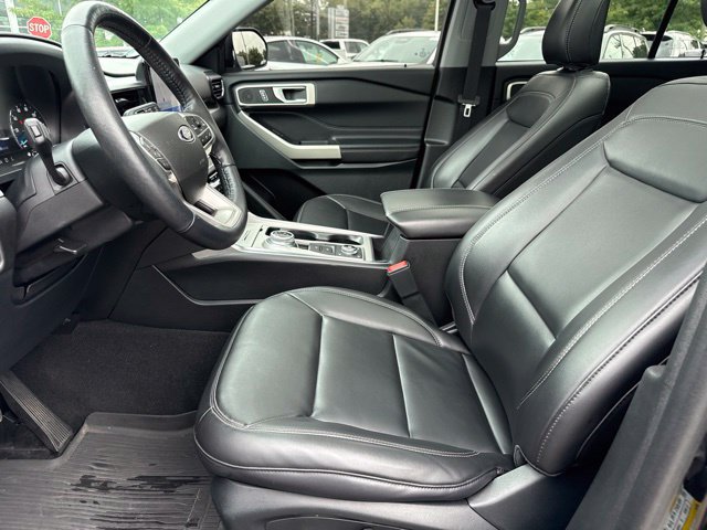Used 2023 Ford Explorer XLT w/ Equipment Group 202A AWD/4WD image 22