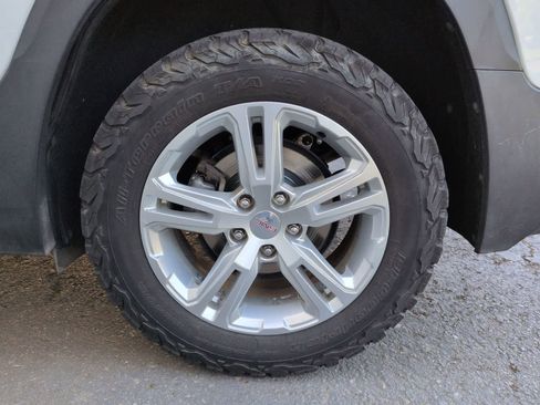 Used 2018 GMC Terrain SLE AWD/4WD image 13
