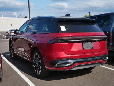 Used 2025 Lincoln Nautilus Reserve AWD/4WD image 3