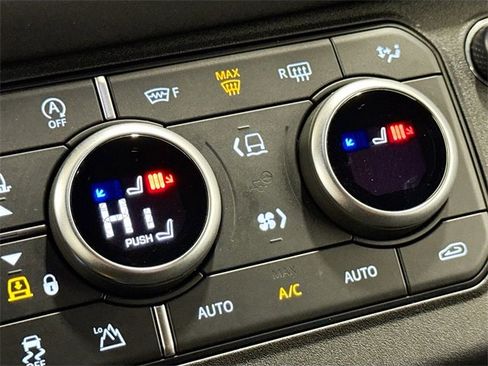 Used 2023 Land Rover Defender 110 75th Limited Edition image 21