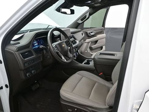 Used 2024 Chevrolet Tahoe LT w/ LT Signature Plus Package RWD image 6