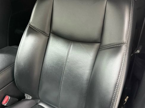 Used 2018 Nissan Pathfinder SL w/ Midnight Edition Package image 18