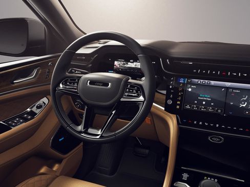 New 2026 Jeep Grand Cherokee Summit AWD/4WD image 9