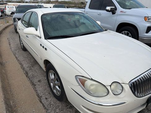 Used 2008 Buick LaCrosse CX image 2