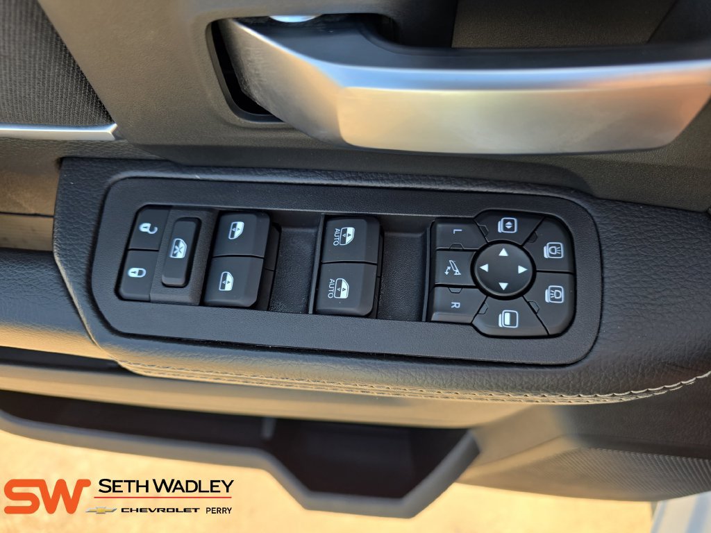 Used 2025 RAM 2500 Big Horn AWD/4WD image 27