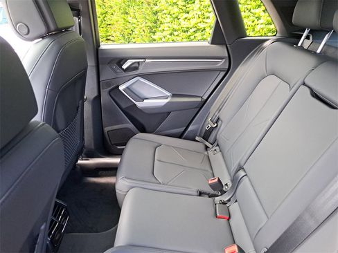 New 2025 Audi Q3 2.0T Premium image 27