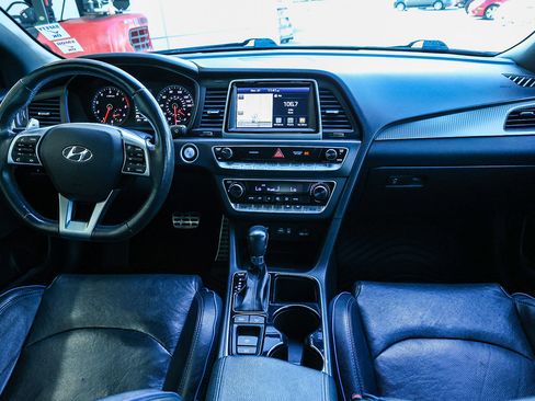 Used 2019 Hyundai Sonata Limited image 3