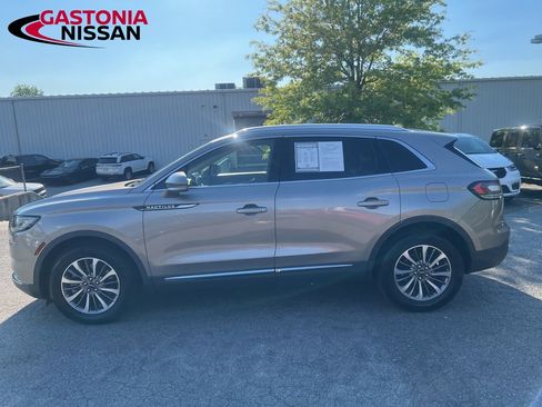 Used 2021 Lincoln Nautilus FWD w/ Equipment Group 101A image 2
