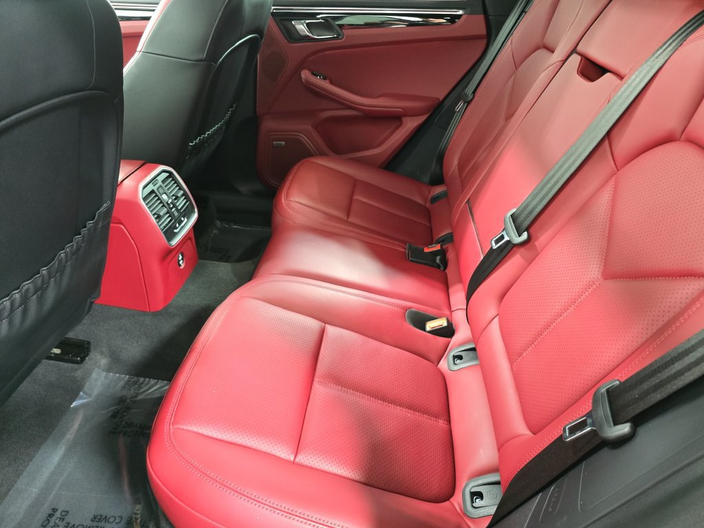 Certified 2026 Porsche Macan S AWD/4WD image 24
