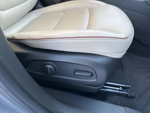 Used 2024 Buick Encore GX Avenir w/ Avenir Convenience Package AWD/4WD image 31