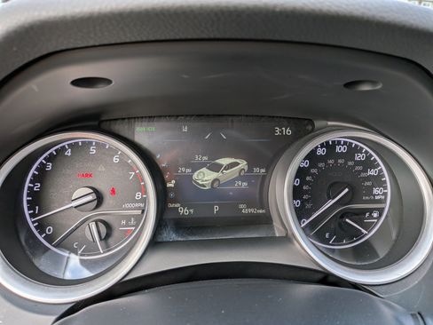 Used 2022 Toyota Camry XLE FWD image 23