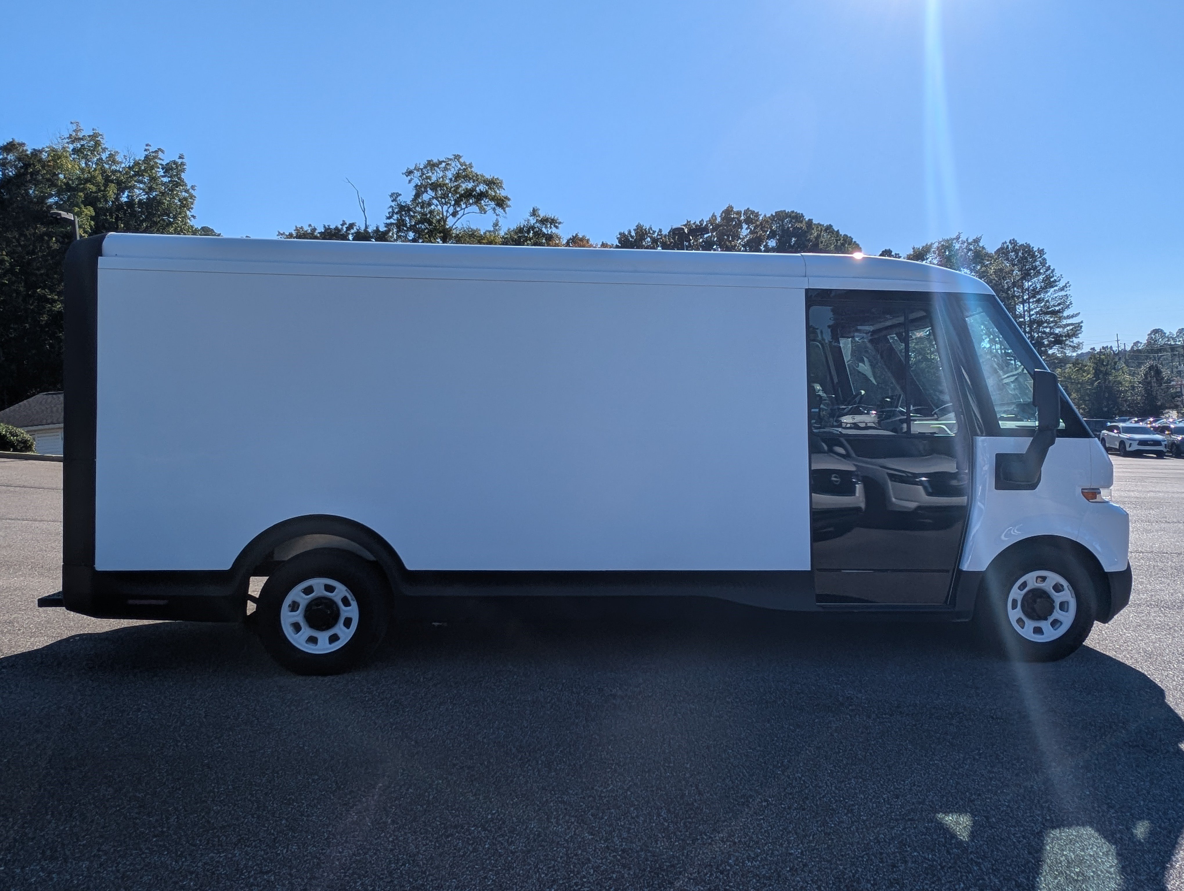 Used 2024 Chevrolet Brightdrop 600 w/ Commercial Equipment Package AWD/4WD image 10