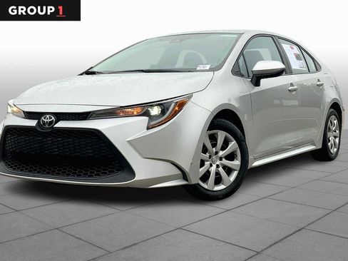 Used 2021 Toyota Corolla LE image 1