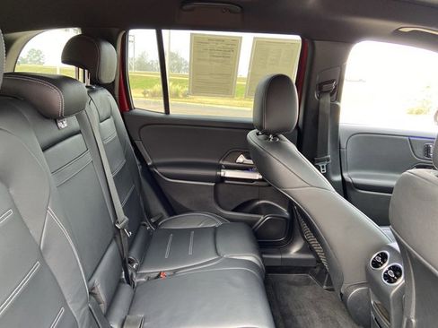 Used 2021 Mercedes-Benz GLB 250 4MATIC image 20