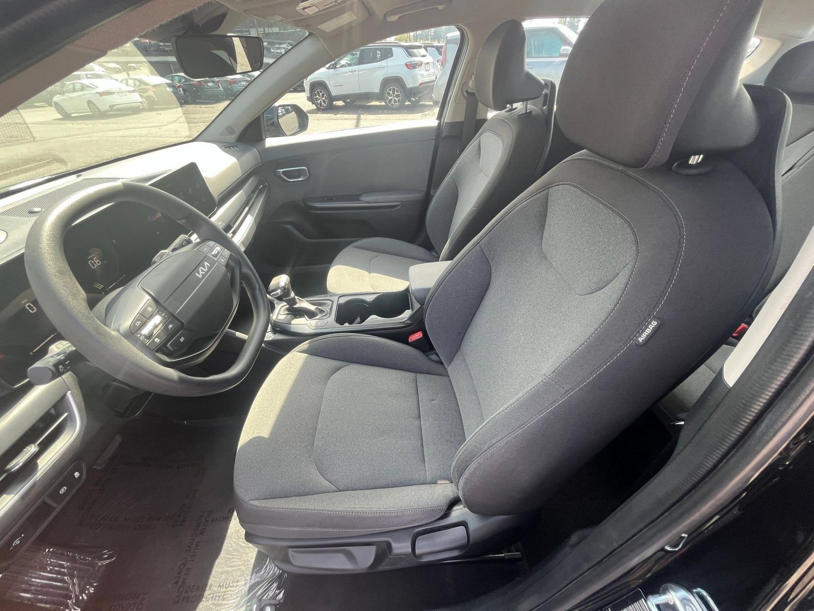 Used 2025 Kia K4 FWD image 27