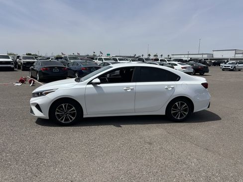 Used 2024 Kia Forte LXS FWD image 2