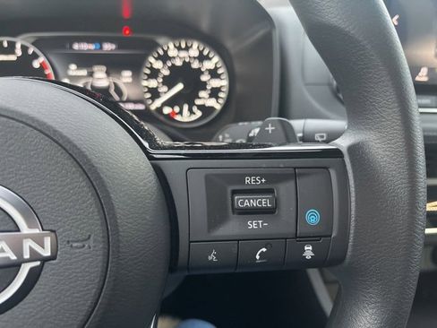 Certified 2023 Nissan Rogue SV image 13