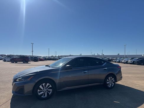 Certified 2025 Nissan Altima 2.5 S image 10