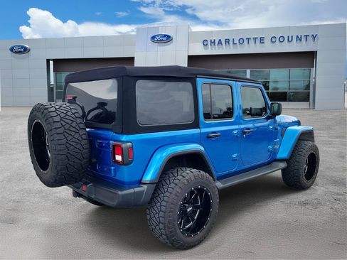 Used 2023 Jeep Wrangler Unlimited Sahara AWD/4WD image 4
