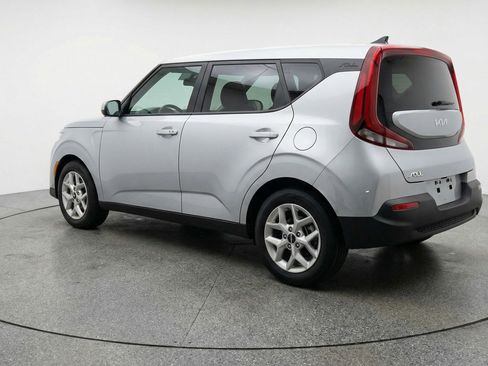 Used 2025 Kia Soul LX w/ LX Technology Package FWD image 6