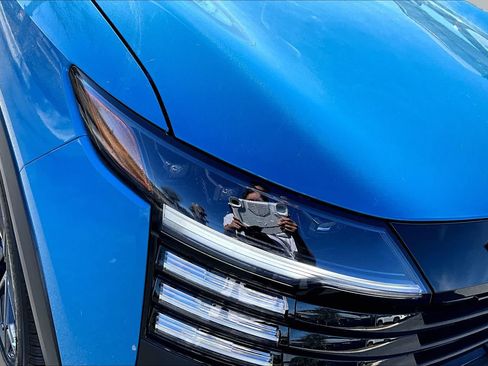 New 2026 Nissan Kicks SR w/ SR Premium Package FWD image 13