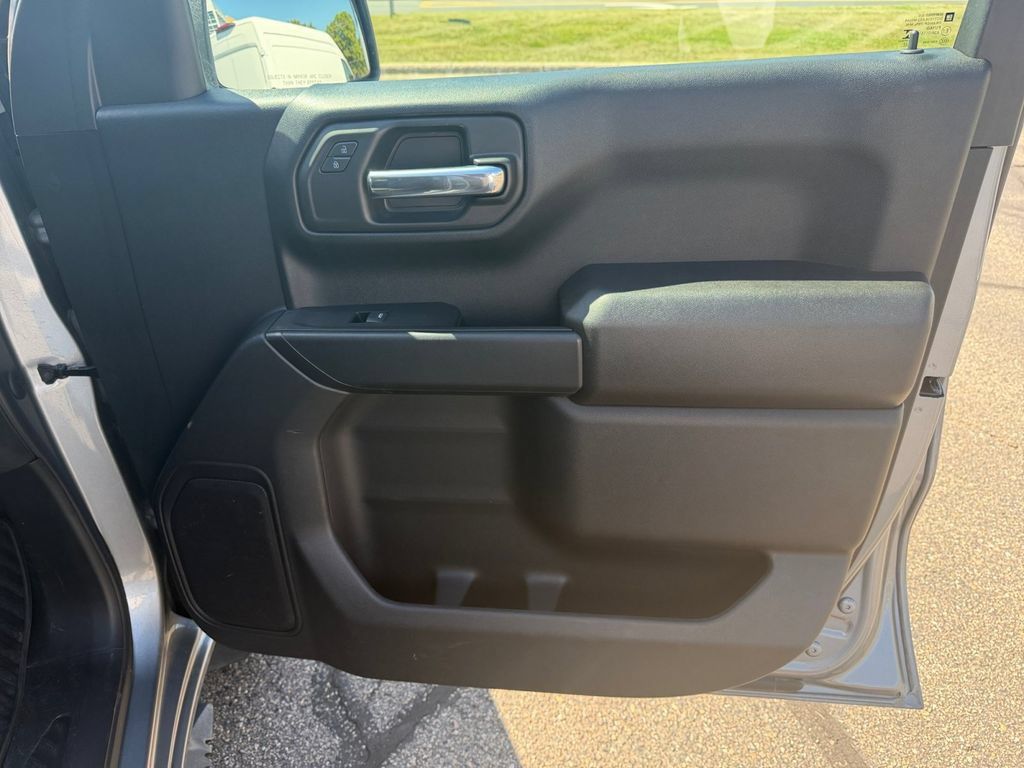 Used 2023 Chevrolet Silverado 1500 Custom AWD/4WD image 18