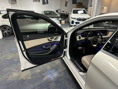 Used 2020 Mercedes-Benz S 560 4MATIC Sedan w/ AMG Line Exterior image 11
