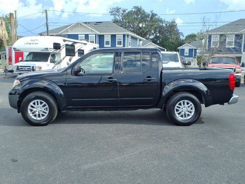 Used 2015 Nissan Frontier SV w/ SV Value Truck Package RWD image 2