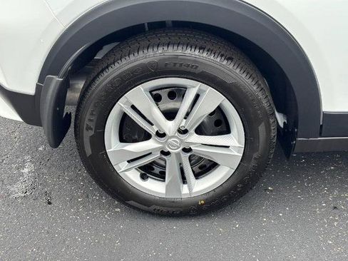Certified 2025 Nissan Kicks Play S FWD image 4