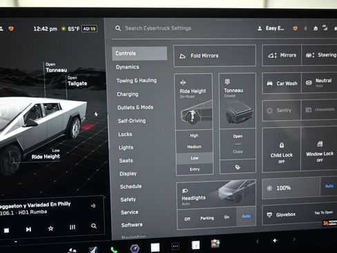 Used 2024 Tesla Cybertruck AWD Crew Cab image 16