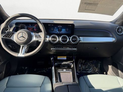 New 2026 Mercedes-Benz GLB 250 image 9