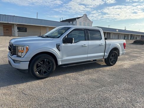 Used 2021 Ford F150 XLT w/ Equipment Group 302A High image 6