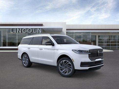 New 2025 Lincoln Navigator Reserve AWD/4WD image 7