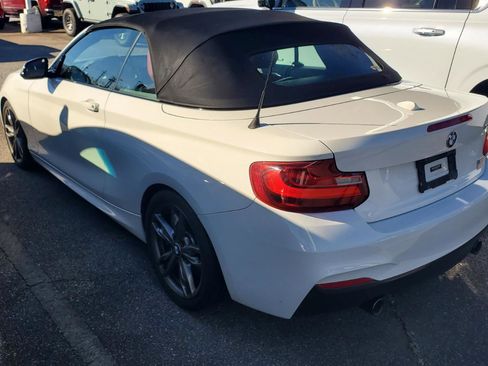 Used 2015 BMW M235i Convertible image 8