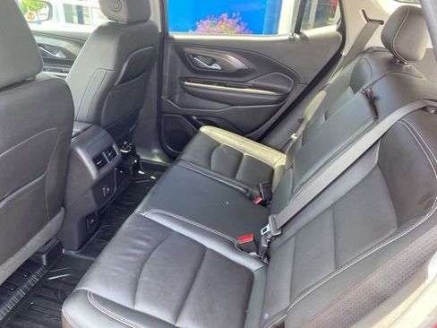 Used 2022 GMC Terrain SLT w/ Infotainment Package II AWD/4WD image 33