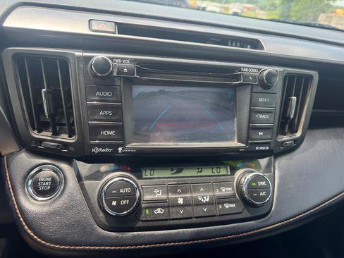 Used 2018 Toyota RAV4 SE w/ Power Extra Value Package FWD image 16