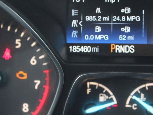 Used 2018 Ford Escape SE FWD image 11
